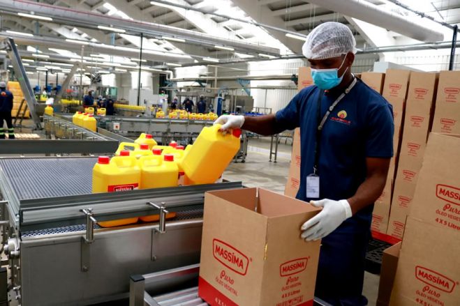 Indústria transformadora impulsiona crescimento da economia não petrolífera, diz ministro