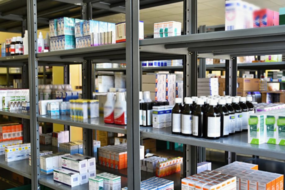 Ministério da Saúde vai comprar 10 mil &#039;kits&#039; de medicamentos por cerca de 10 milhões de euros