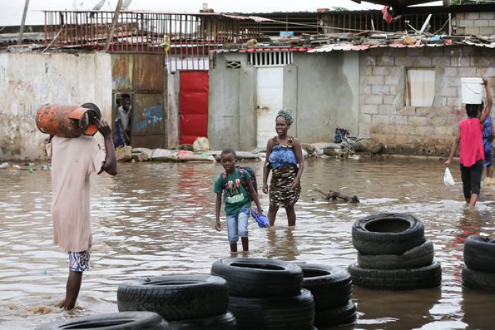 Chuvas torrenciais fazem 5 mortos em Luanda