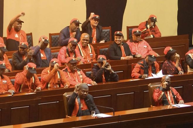 João Lourenço abre guerra contra &quot;mais velhos&quot; do MPLA