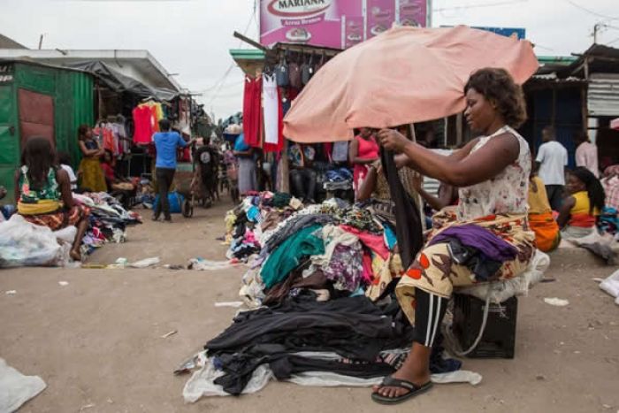 Burocracia e pobreza fomentam informalidade na economia angolana