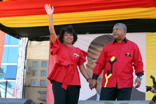 O verniz da ditadura