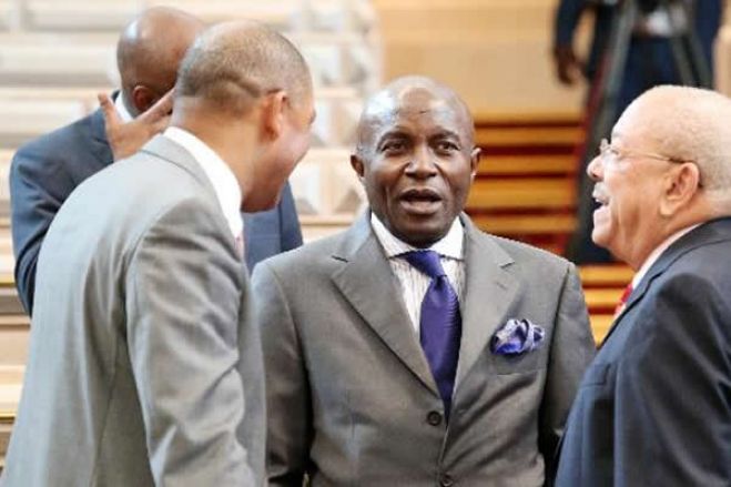 Nova Constituição em Angola: parecia diálogo de surdos, mas as partes ouviram-se