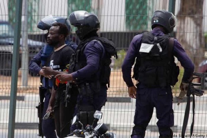 Movimento cívico denuncia detenção ilegal de ativistas: &quot;Estão a ser vítimas de abusos&quot;