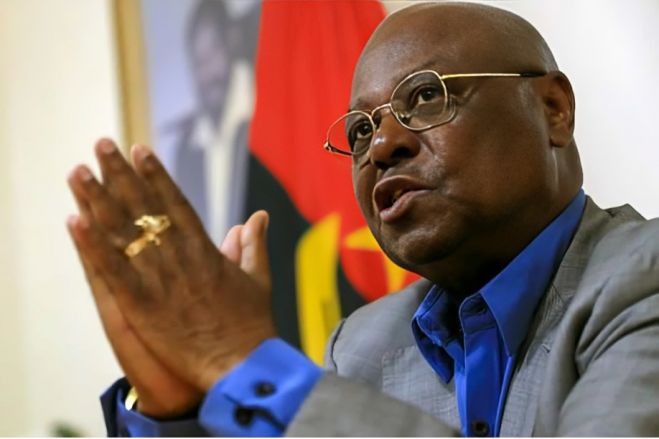Angolanos vivem &quot;neocolonialismo&quot; sob liderança do MPLA, diz Ernesto Mulato