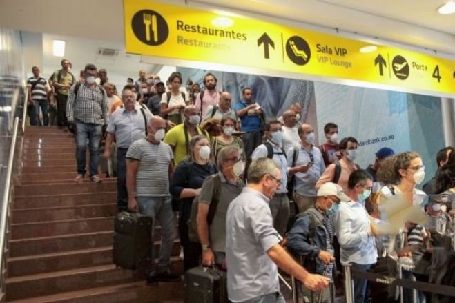 Covid-19: Portugueses despedem-se desanimados de Angola em estado de emergência