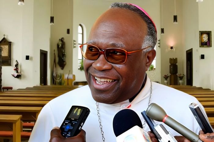 Arcebispo emérito angolano defende “um só povo, uma só nação” e bandeira e hino consensuais