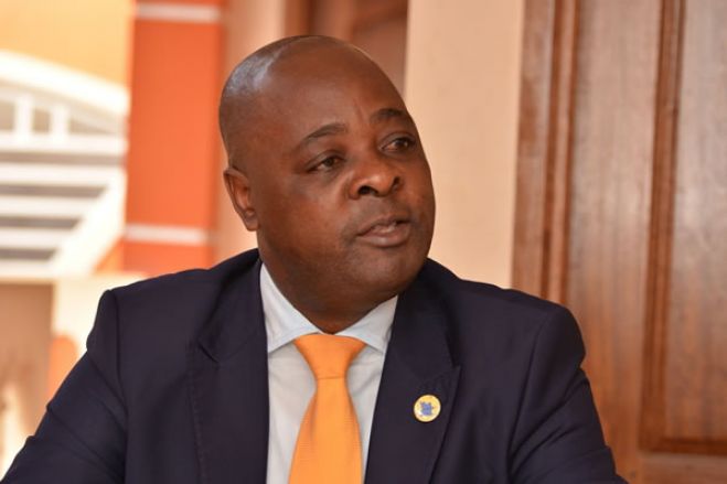 CASA-CE "congela alguns direitos" do Bloco Democrático