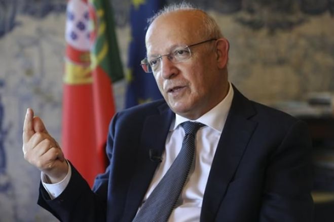 MNE de Portugal vai tentar "compreender" razão de suspensão de Angola de voos