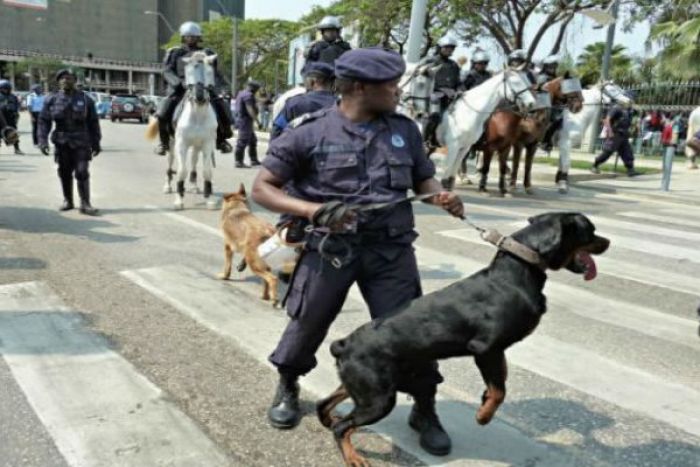 Policia Nacional trava manifestação sobre acontecimentos de 27 de maio de 1977