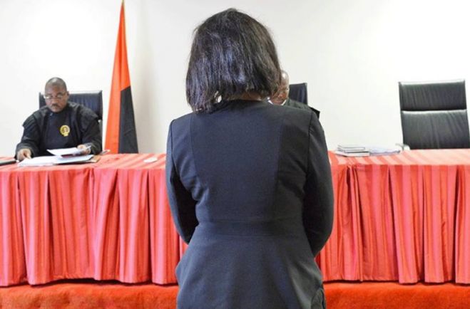 Filha de Higino Carneiro condenada por burla