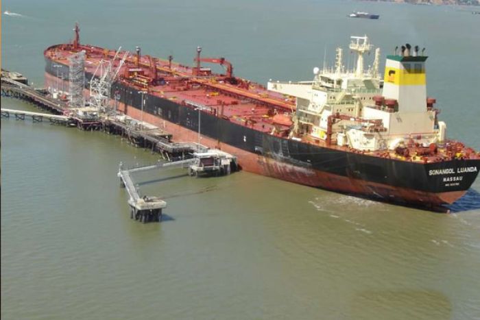 Sonangol firma acordo para construção de dois navios petroleiros