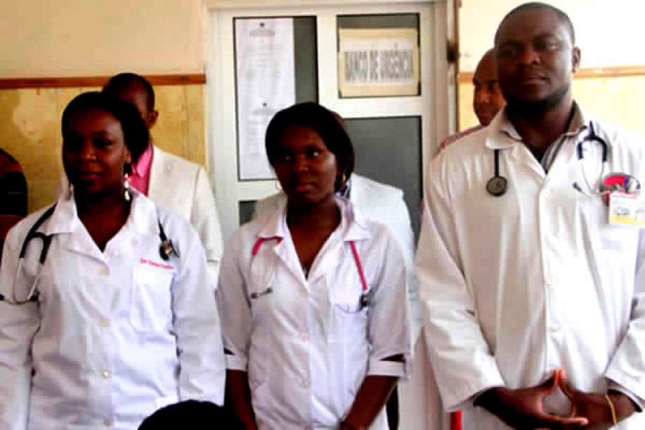 Situação nos hospitais angolanos &quot;controlada&quot; apesar de greve dos enfermeiros