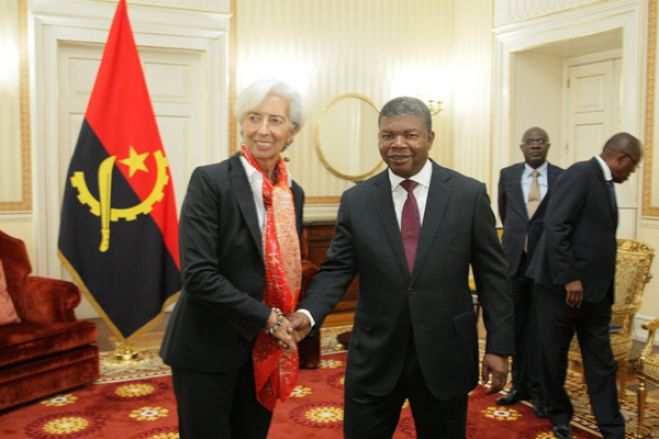 Angola dividida entre o elogio do FMI e a recuperação em K