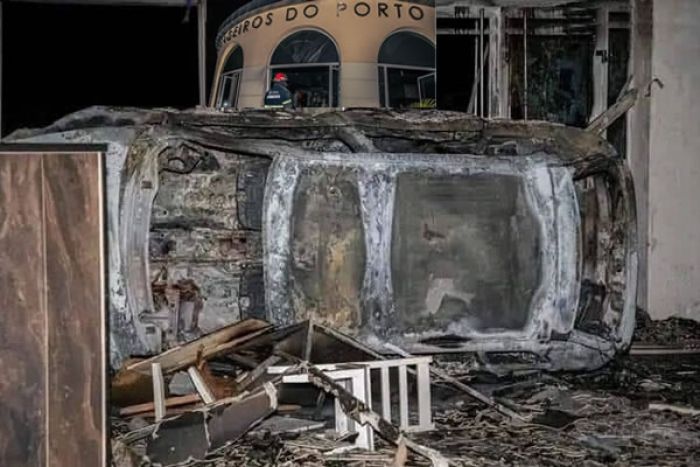 Ocupantes saem ilesos de incêndio causado por acidente de carro no porto de Luanda