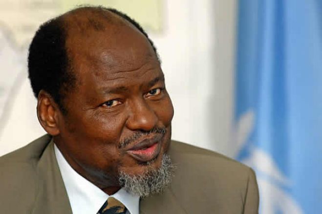 Ex-PR de Moçambique elogia votação e encoraja líderes políticos a manter a paz