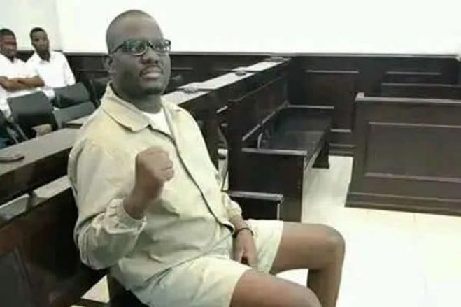 Ativista angolano Luther &#039;King&#039; Campos condenado a um ano e dez meses de prisão, suspensa