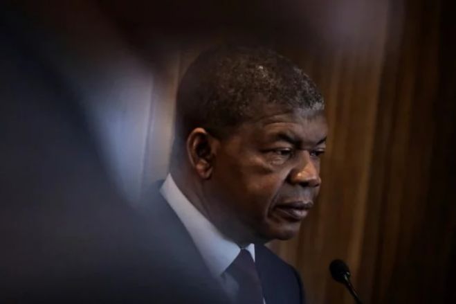 Angola mudou governo para reduzir gastos mas outra remodelação poderá vir em breve - analista