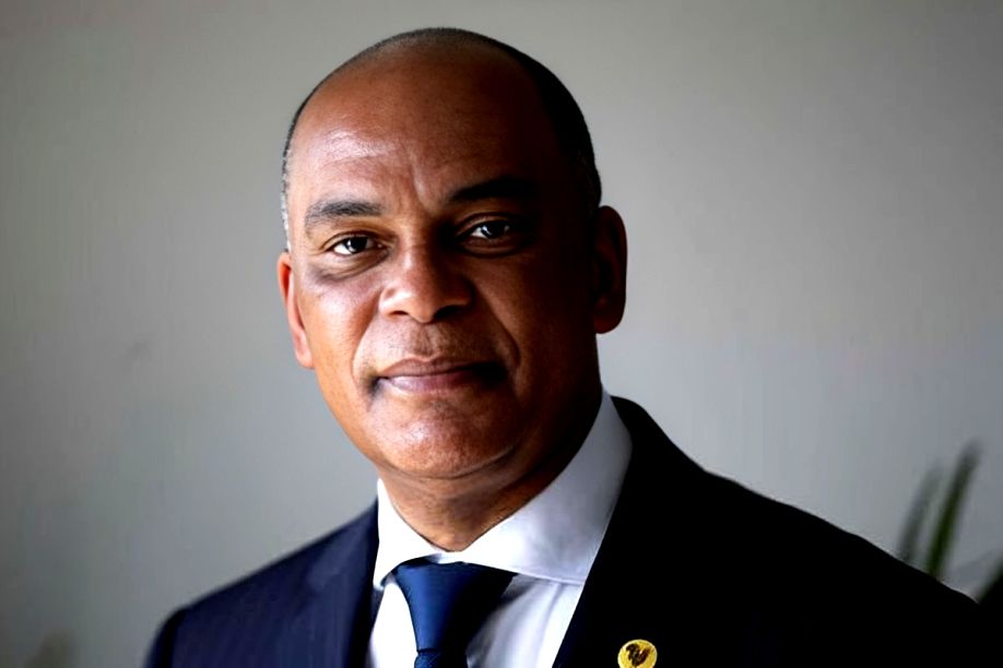 Líder da UNITA defende tribunais independentes e eleições transparentes em África