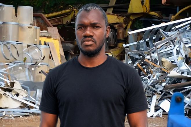 Guineense condenado e expulso de Angola por desafiar proibição de comércio de metais