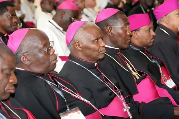 Alarmantes desvios de fundos e discursos vazios ensombram independência de Angola – bispos católicos