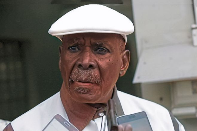 Ngola Kabangu acusa Nimi a Simbi de infringir os estatutos da FNLA