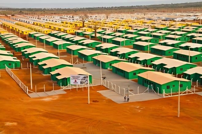 Governador de Luanda anuncia construção de 1.500 casas sociais no Belas