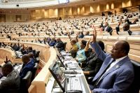 Parlamento aprova lei que exige formação superior em teologia para líderes religiosos