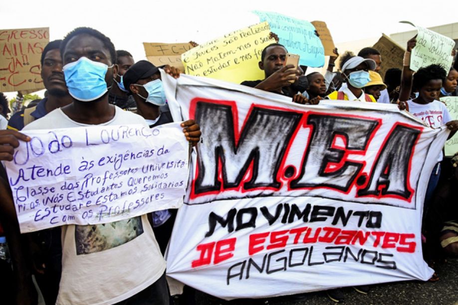 Estudantes angolanos pedem intervenção de João Lourenço para travar aumento das propinas