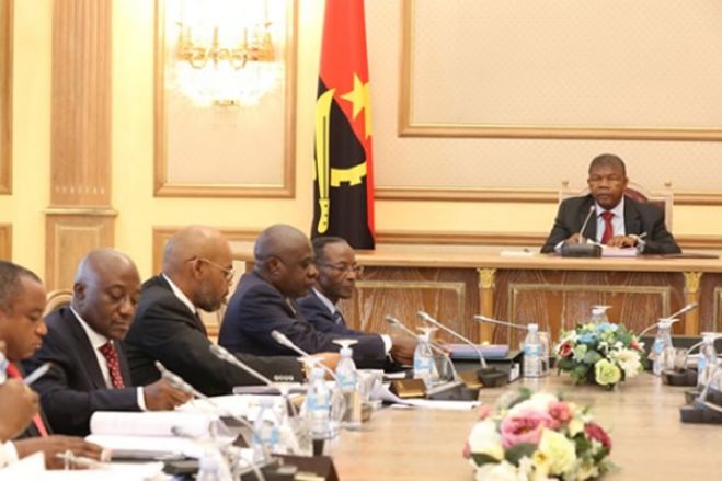 Angola aprova diploma sobre atribuição de concessões petrolíferas
