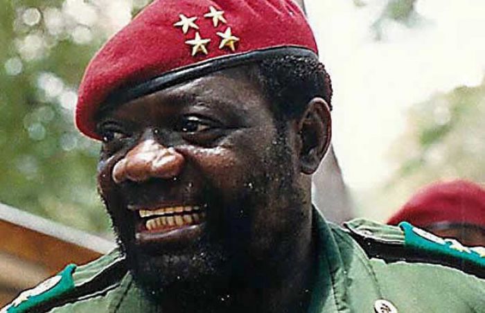 O branqueamento da imagem de Jonas Savimbi