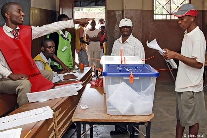 Moçambique: Observadores preocupados com &quot;aparente falta de condições&quot; de contagem de votos em algumas mesas