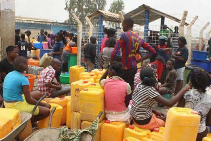 Estamos a beber água do lixo em Luanda