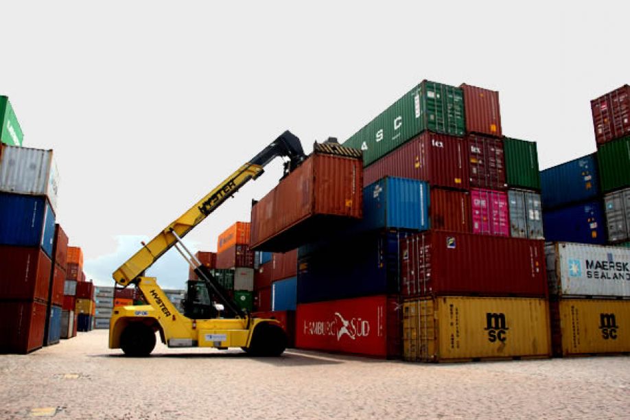 Reservas internacionais angolanas de 13,4 mil milhões de dólares garantem sete meses de importações