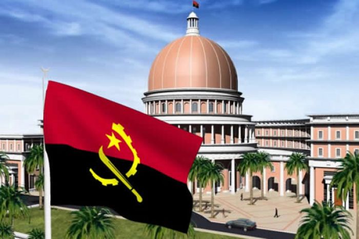Poder legislativo angolano será representado por uma bandeira, insígnia e martelo