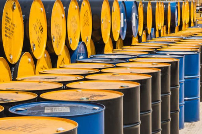 Descida de 10 dólares no petróleo vale 1 a 2% do PIB de Angola - Fitch