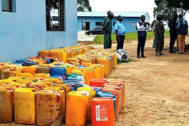 UNITA e BD desafiam ministro de Estado que revele nomes de altos dirigentes envolvidos no contrabando de combustíveis