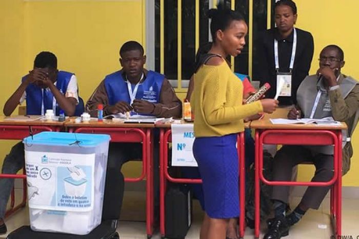 Fim do cartão de eleitor pode excluir muitos angolanos das eleições de 2022
