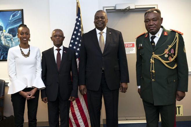 Angola e EUA estabelecem prioridades na cooperação em matéria de defesa - EUA