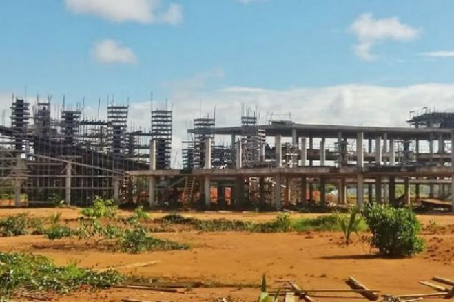 Governo angolano diz que suspensão de linhas de crédito do Brasil deixou obras inacabadas
